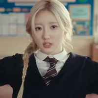 Hạ Lam ( 15 tuổi )