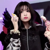 Nhã Huyền ( 15 tuổi )
