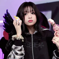 Nhã Huyền ( 15 tuổi )