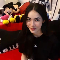 Charlotte Austin (Bạn nàng)