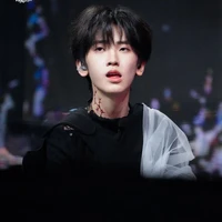 Tả Kỳ Hàm|anh|