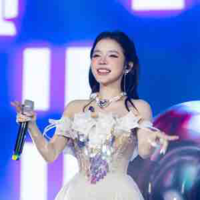 LyLy (Mẹ Duy)