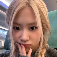 Rosé [chị Rami]