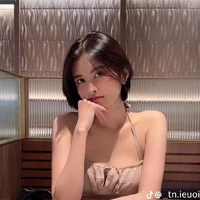 huyền trang (six)