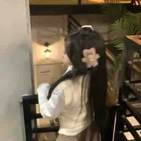 Hi Nhiễm (best friend)