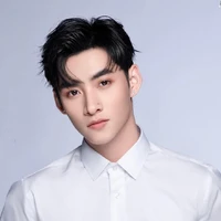 HUỲNH HOÀNG HÙNG(HÙNG HUỲNH)