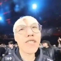 tổng đài bá đạo của ngôn nhất trì