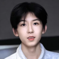 Dương Bác Văn [A- Rượu Vang Hồng Ryrah]