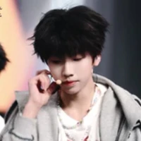 nhiếp vĩ thần (anh)