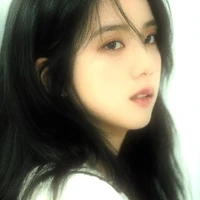 Kim Jisoo - Cô