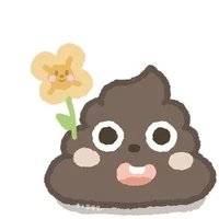 con nhỏ núp dưới bồn cầu