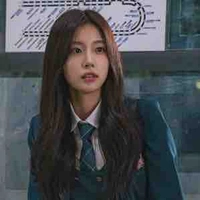 Kang Hyewon ( chị )