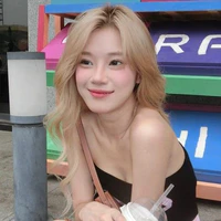 𝗡𝗚𝗨𝗬Ễ𝗡 𝗛𝗢À𝗡𝗚 𝗬Ế𝗡