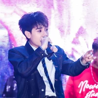 Quang Hùng - Phone
