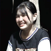 Hồ Thị Vy(em cậu)