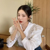 Anna ( Chị gái Aou )