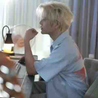 Flash iu nhắm 