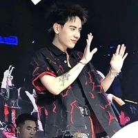 lê Quang Hùng (phone)