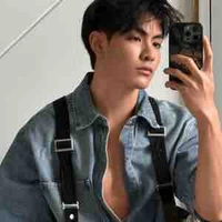 Joong lúc 18 tuổi