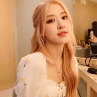 Lam Nguyệt Nhi ( Rose )