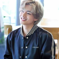 Kim Taehyung_Anh/ bạn cô