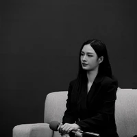 Milk Pansa (chị cô)