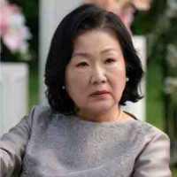 Kim Hae Sook ( bà nội YD) 