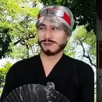 ba Hà ( ba nuôi của Tiền )