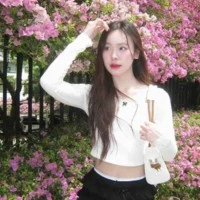June(chị)