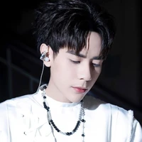 Lê Quang Hùng - (Cậu)