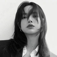 Lalisa Manobanl( cô)