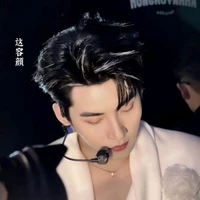 hùng Huỳnh