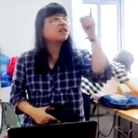 cô giáo[ cân tất cả loại môn]