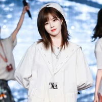 Bách Hân Dư-Tiểu Bạch