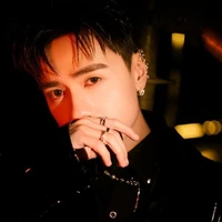 Q.Hùng