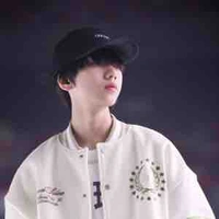 Nhiếp Vĩ Thần ( bạn Y/n)