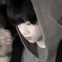 Trương Hàm Thụy_R