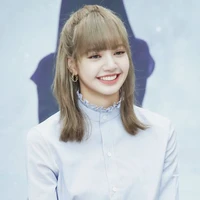 Lalisa Manoban ( cô hồi nhỏ - Li)