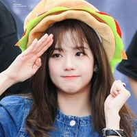 Kim Jisoo ( y hồi nhỏ - Soo)