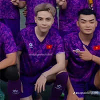 hùng
