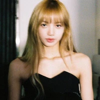 Lalisa Manobal ( Cô )