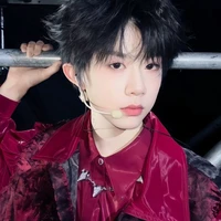 Trần Dịch Hằng ( quản gia nhà các anh )