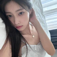 Kang Hyewon (cô)