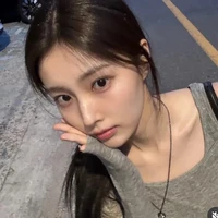 Kang Hyewon (cô)