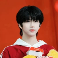 Trương Hàm Thuỵ_T