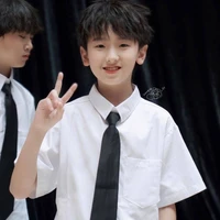 Tả Kỳ Hàm_em_(lúc nhỏ)