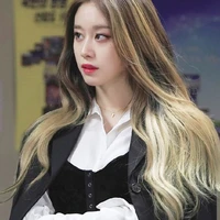 Park Ji-yeon(chị hai cô )_93