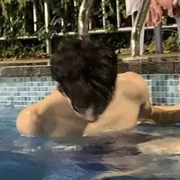 Nguyễn Thanh Nhật ( anh cả )