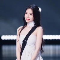 Nguyễn Hoàng Ly ( LyLy )