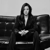 LingLing Sirilak Kwong ( Cô )